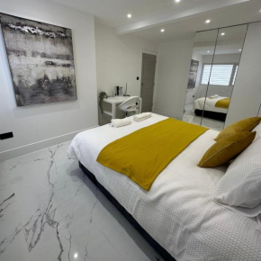Entire home in Nottingham for family, friends and contractors